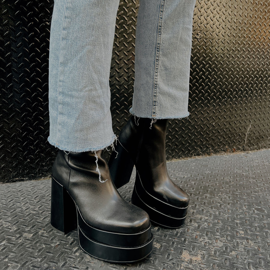 COBRA BLACK LEATHER - SM REBOOTED