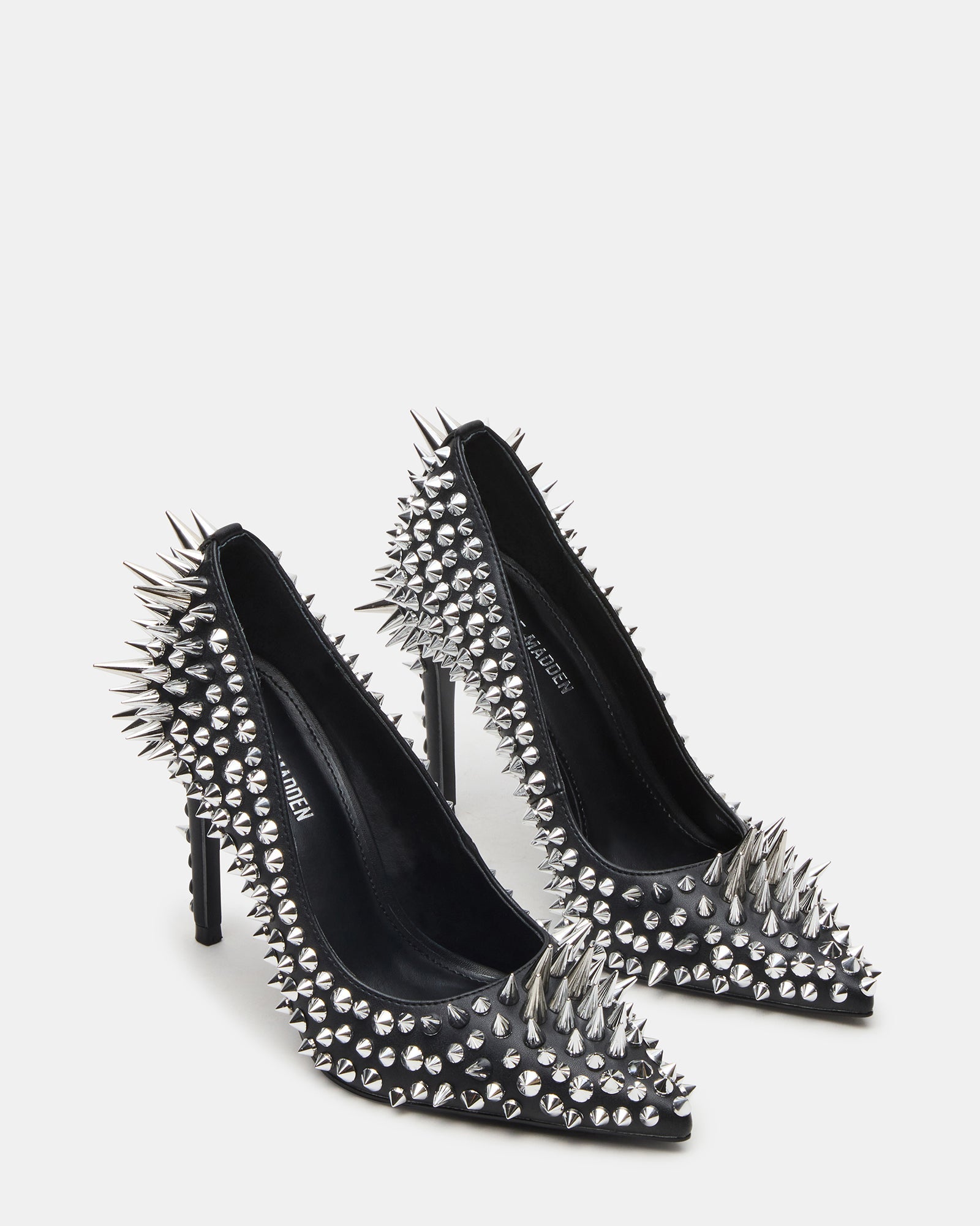 NOIR BLACK STUD