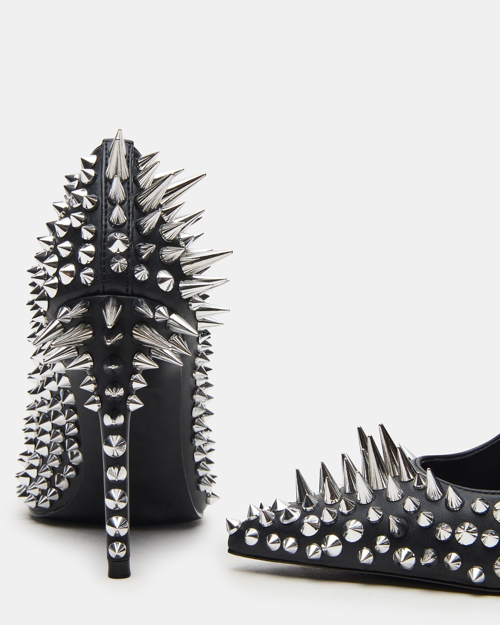 NOIR BLACK STUD